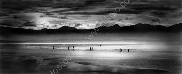 Nelson beach in monochrome
